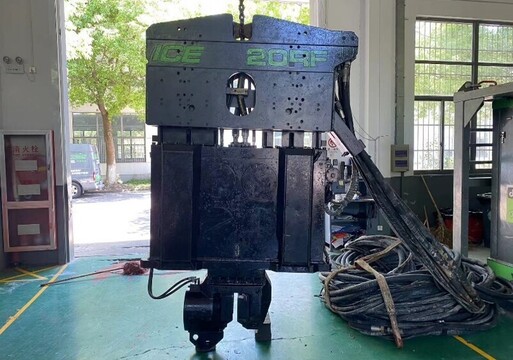Vibratory hammers